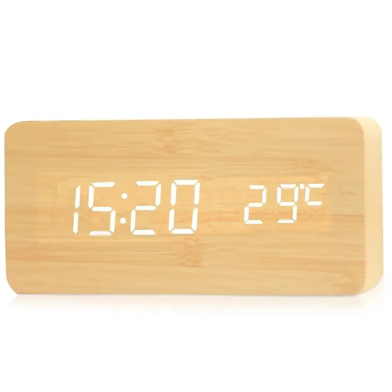 Digital klocka i trä med LED-display – WoodSync