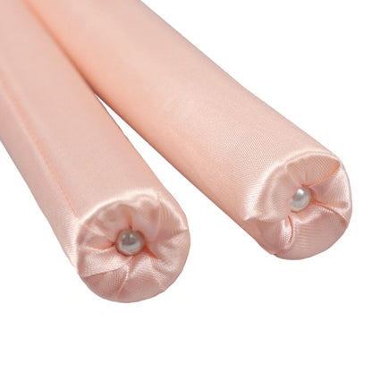 Zwei rosa Seiden-Haarwickler mit Perlen, hitzefrei, Haarstyling-Accessoire.