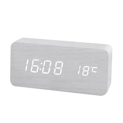 Digital klocka i trä med LED-display – WoodSync