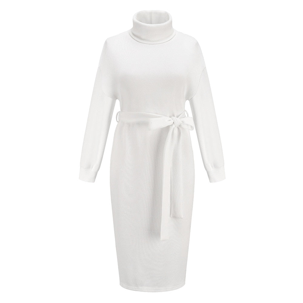 Weißes Strickkleid mit Rollkragen und Gürtel, Damenmode, elegant und stilvoll.