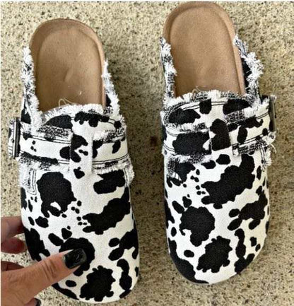 Schwarz-weiße Kuhfell-Muster Clogs mit Schnalle, Damenmode, bequem, trendig.