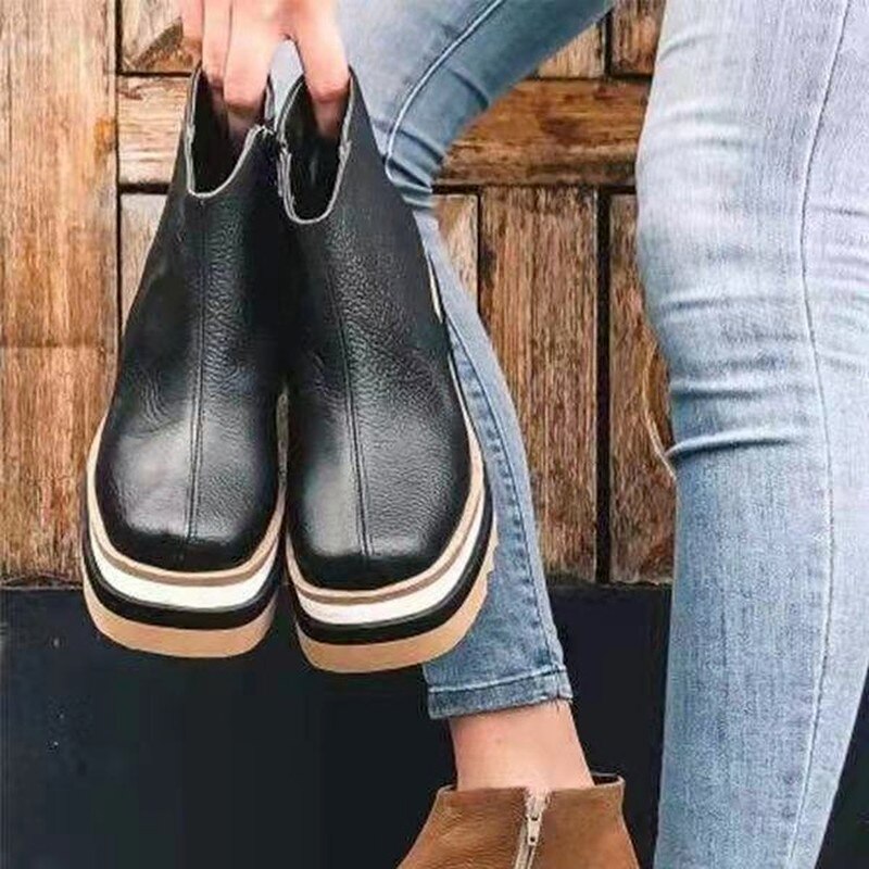 Schwarze Lederstiefeletten mit Plateau, Damenmode, lässig, robust, trendige Herbstschuhe