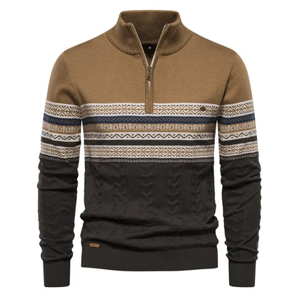 Brauner Herrenpullover mit Reißverschluss, Strickmuster, Wintermode, warm und stilvoll.