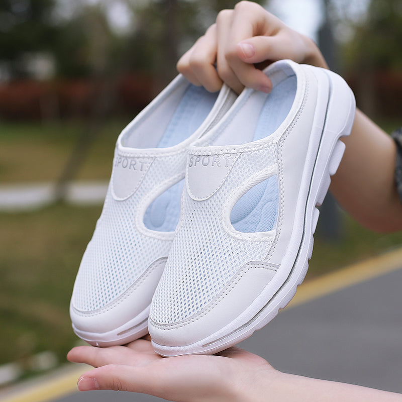 Weiße Damen-Sneaker aus Mesh, atmungsaktiv, sportlich, bequem, für Freizeit und Sport.