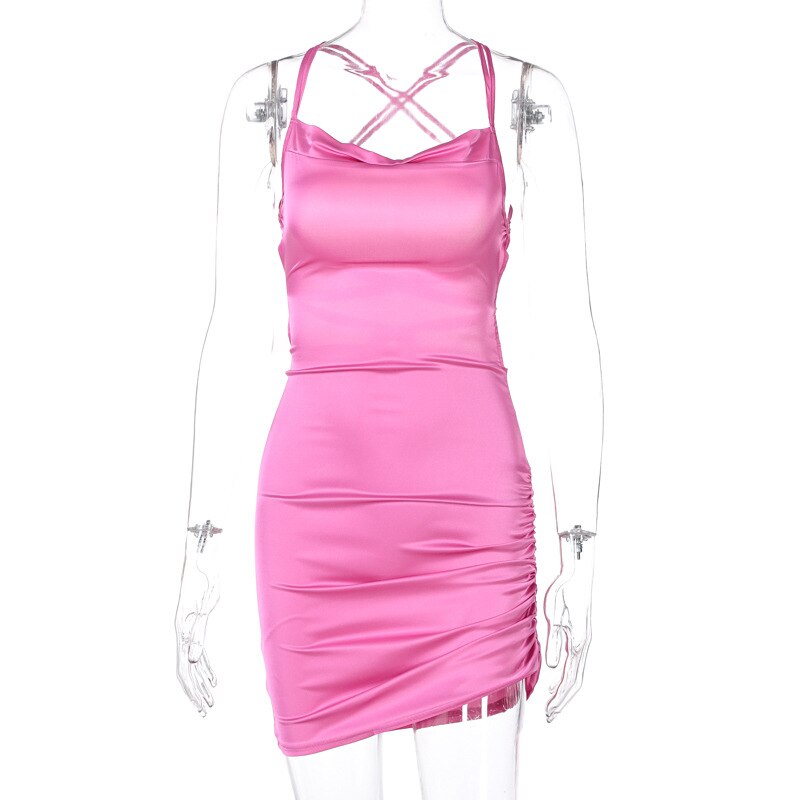 Rosa Satin-Minikleid mit Spaghettiträgern, figurbetont, elegant, Damenmode.
