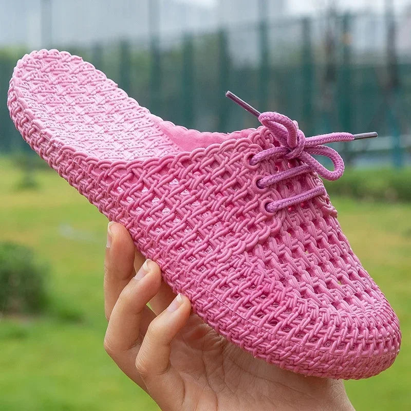 Luftiga damoutdoorloafers med öppet tåparti – Linaya