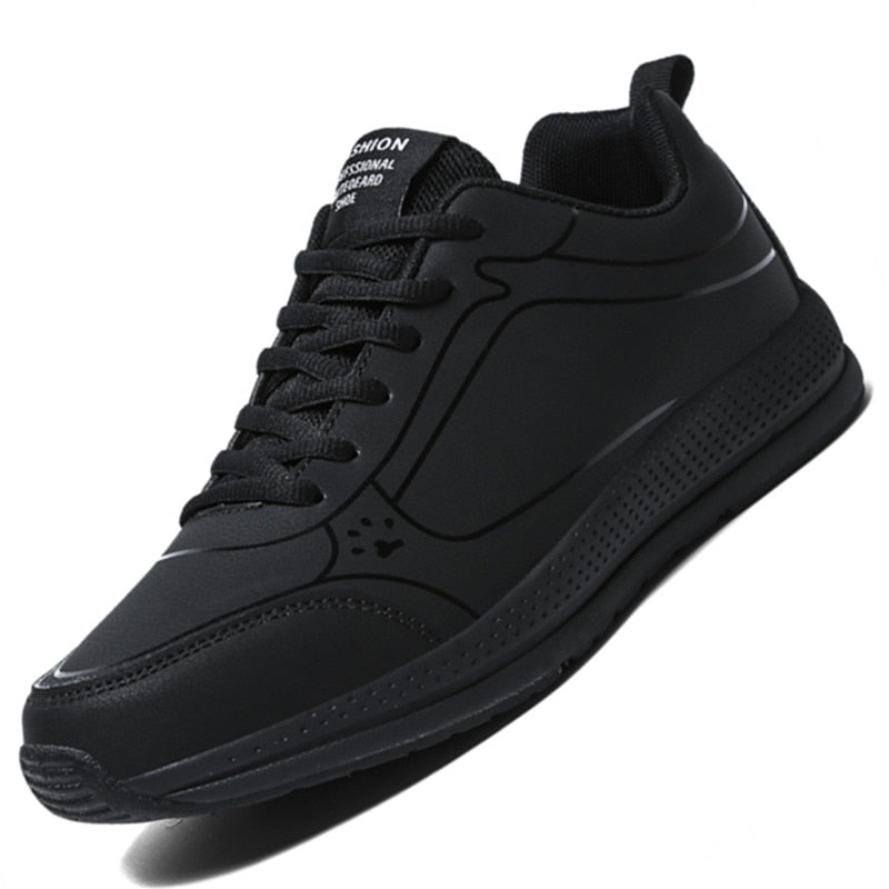 Schwarzer Sneaker, Herren, atmungsaktiv, rutschfest, modisch, sportlich, bequem, leicht.