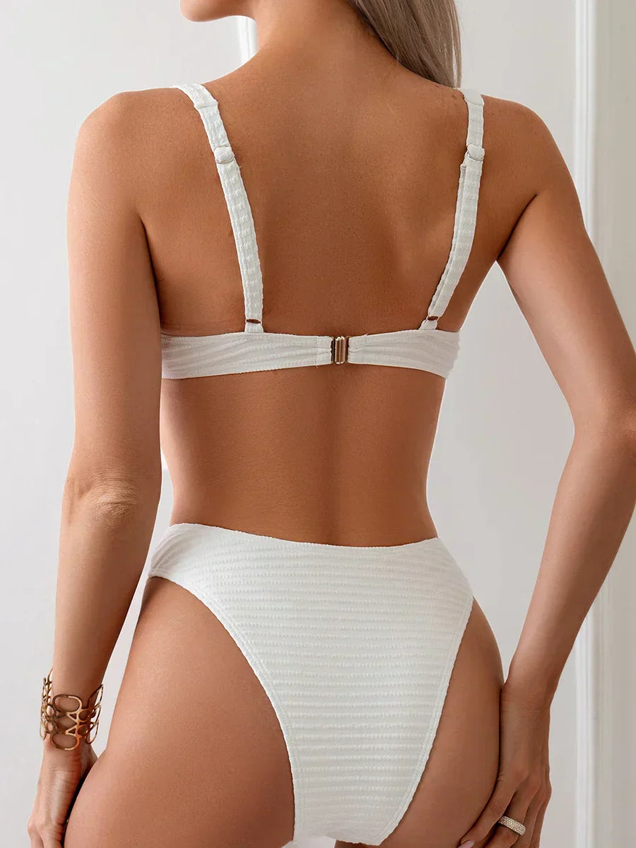 Push-up bikini-set med ringdetalj och hög midja – Selima