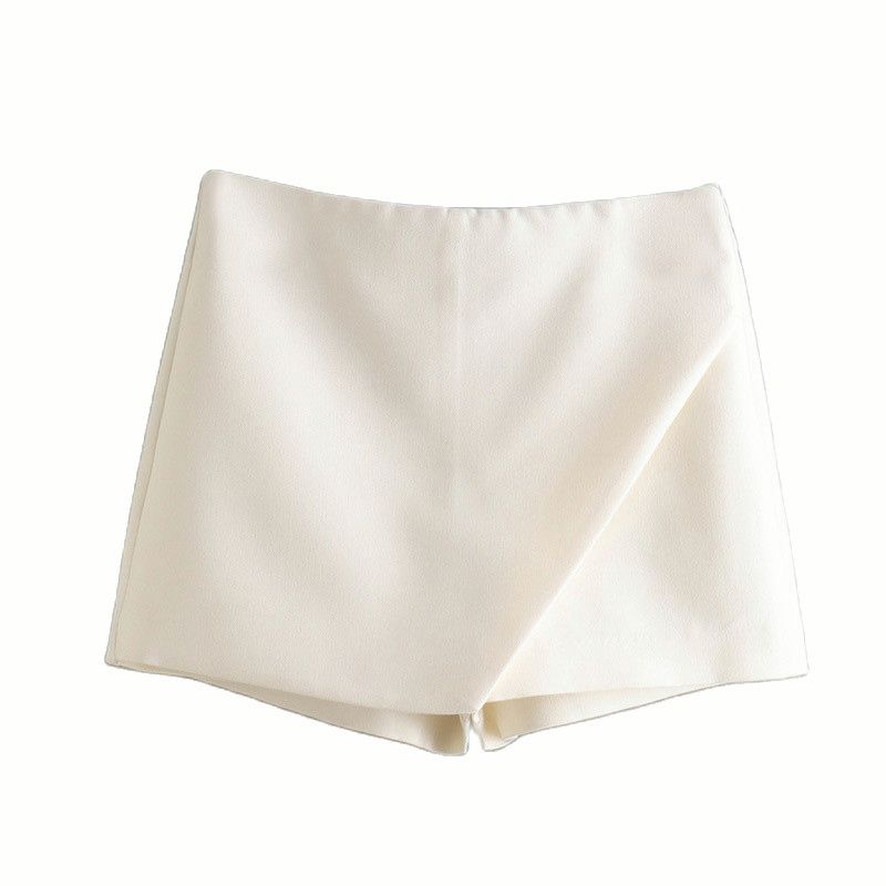 Weiße Damen-Shorts, elegant, aus Baumwolle, Sommermode, minimalistisches Design.
