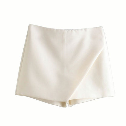 Weiße Damen-Shorts, elegant, aus Baumwolle, Sommermode, minimalistisches Design.