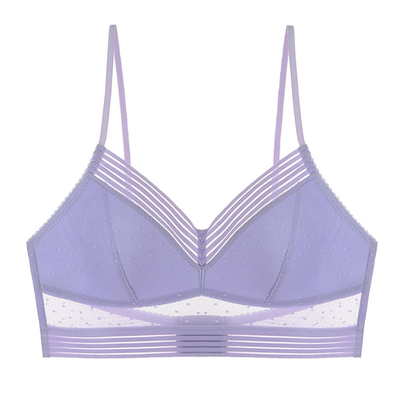 Lila Spitzen-BH, transparent, mit dünnen Trägern, Damenunterwäsche, modisch, bequem.