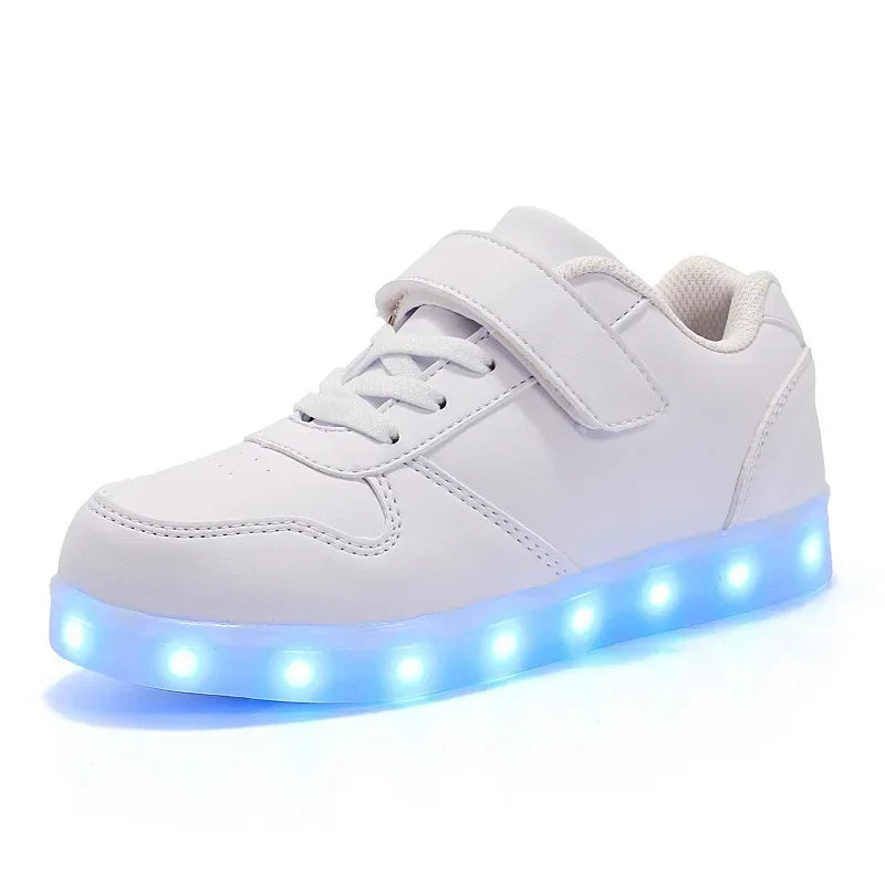 Barn-LED-sneakers med färgskiftande ljuseffekt när man går