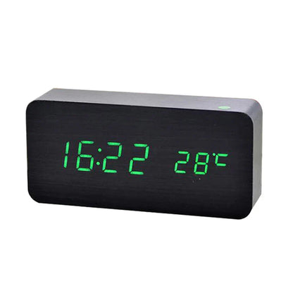 Digital klocka i trä med LED-display – WoodSync