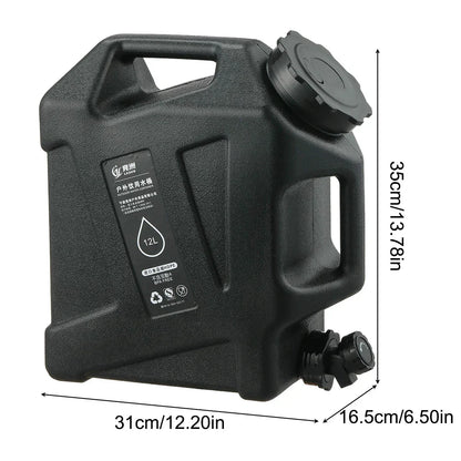 Schwarzer 12L Wasserkanister aus Kunststoff mit Griff und Schraubverschluss, Outdoor-Camping.