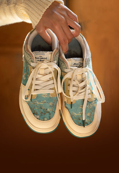 Stiliga unisex konst-sneakers med mandelblomstryck – Arta