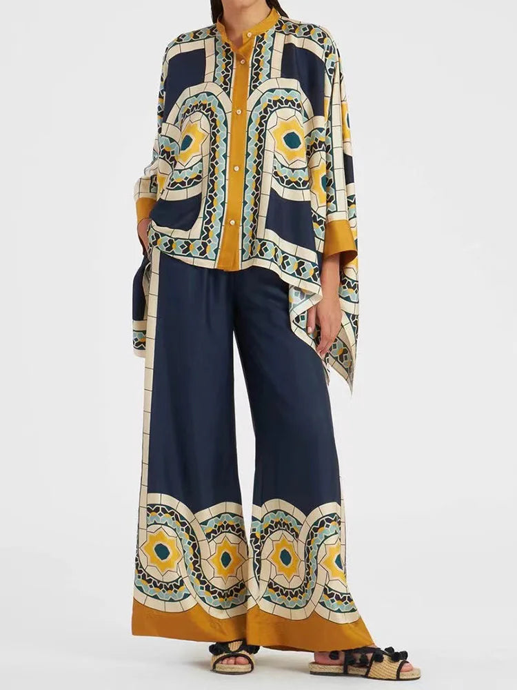 Tvådelat damlinne streetwear-set med etno-print – Samira höstkollektion