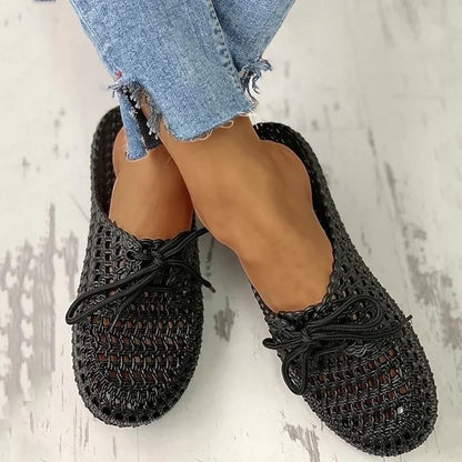 Luftiga damoutdoorloafers med öppet tåparti – Linaya