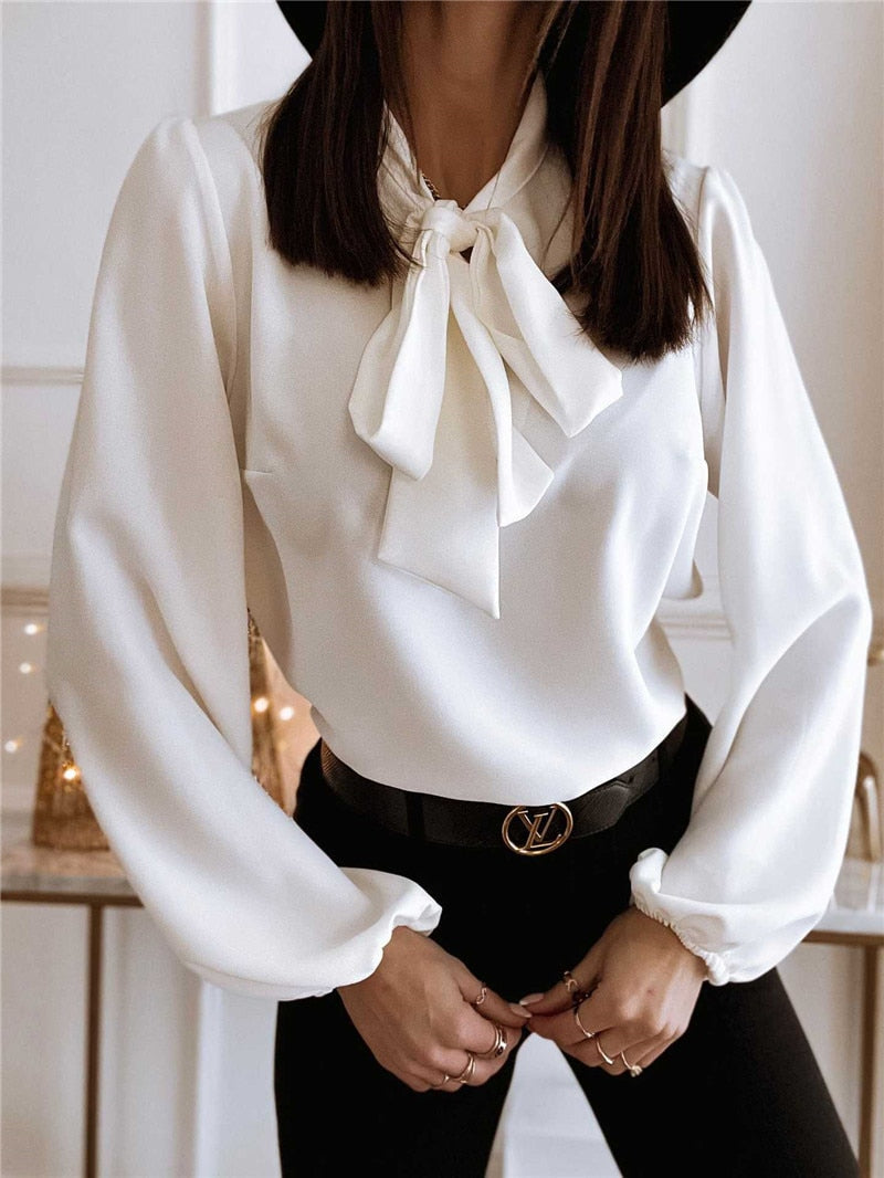 Damenbluse Weiß Schleife, elegante Langarmbluse, Büro-Outfit, modische Damenbekleidung.