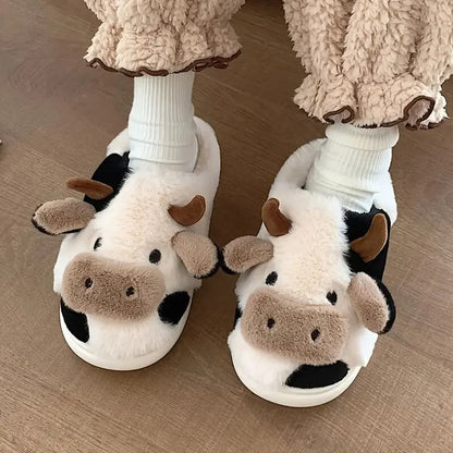 Plyschtofflor med ko‑mönster – PlushCow