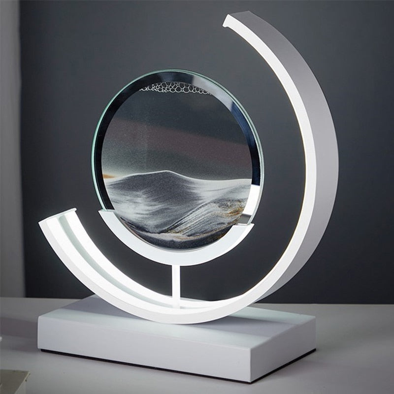 Moderne Sanduhr-Dekoration, runde Glasform, weißer Rahmen, zeitgenössisches Design, Wohnaccessoire.