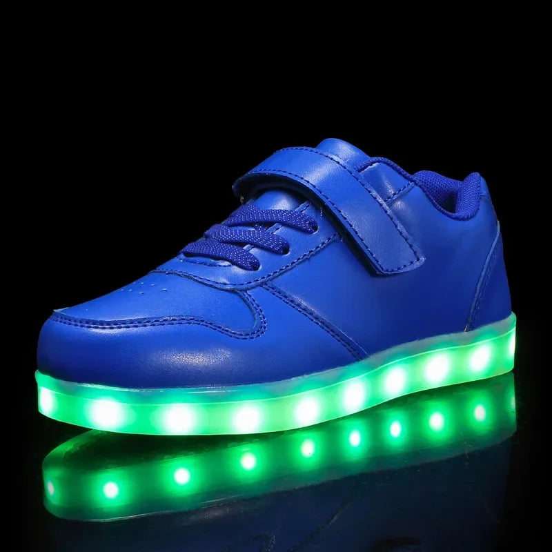 Barn-LED-sneakers med färgskiftande ljuseffekt när man går