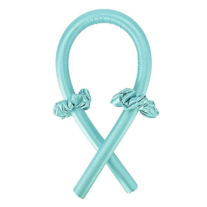 Türkises Haarstyling-Tool aus Satin für Locken ohne Hitze.