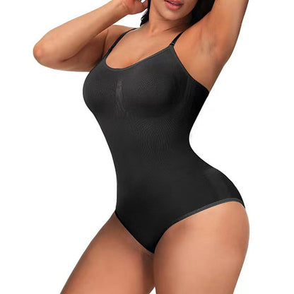 Schwarzer nahtloser Damen-Body, figurformend, verstellbare Träger, elastisches Material.