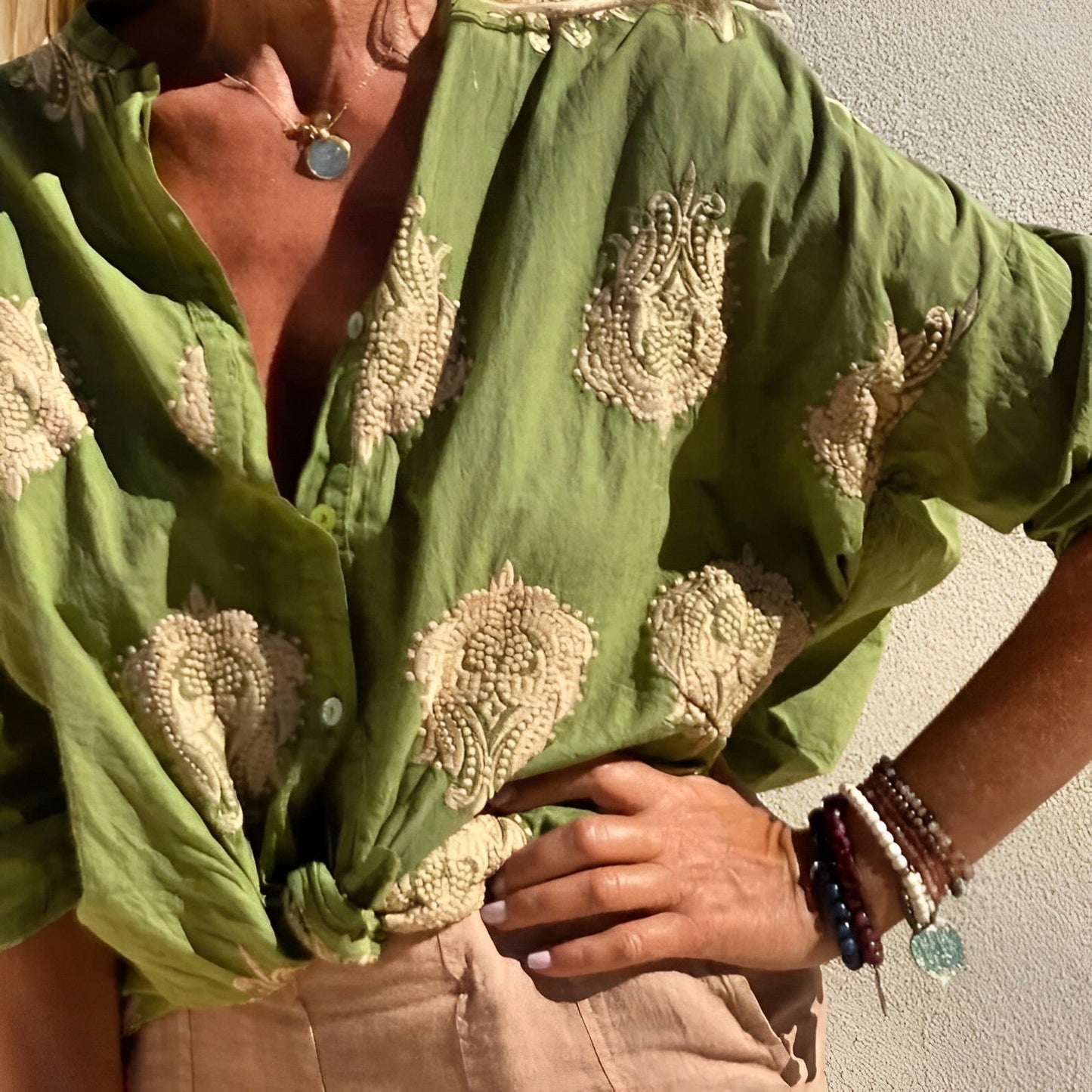 Trendig och snygg damblus – Isabelle