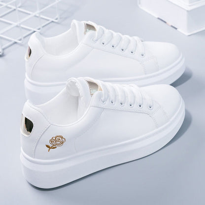 Weiße Damen-Sneaker mit goldener Rosenstickerei, modisch, bequem, aus Leder.