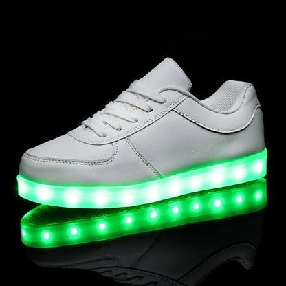 Barn-LED-sneakers med färgskiftande ljuseffekt när man går