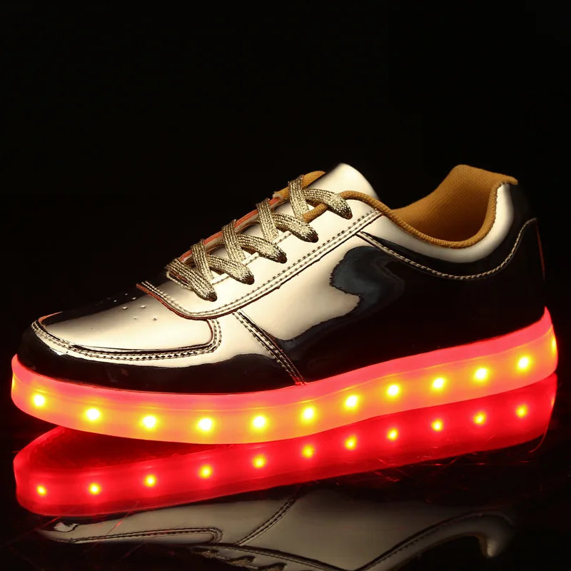 Barn-LED-sneakers med färgskiftande ljuseffekt när man går