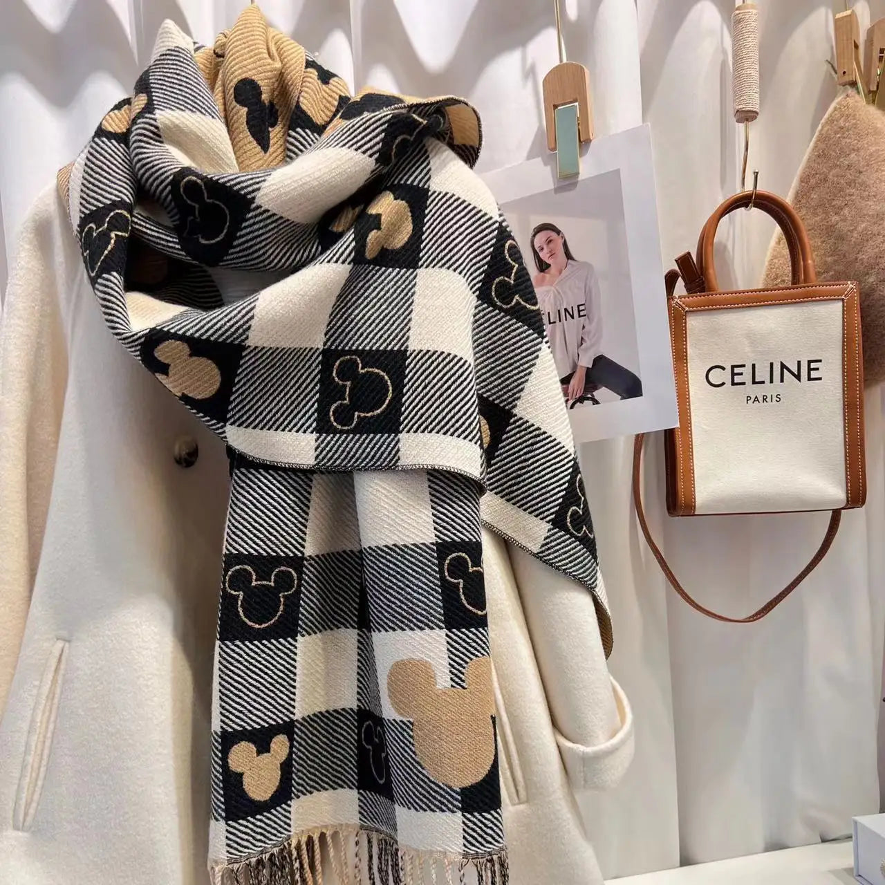 Mjuk scarf med vintermotiv för damer - Yara