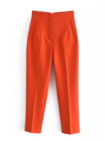 Orange Damenhose, elegant, gerade geschnitten, mit Taschen, ideal für Büro oder Freizeit.