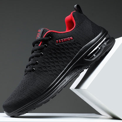 Schwarzer Sportschuh mit rotem Innenfutter, atmungsaktiv, modisch, Herren Sneaker.