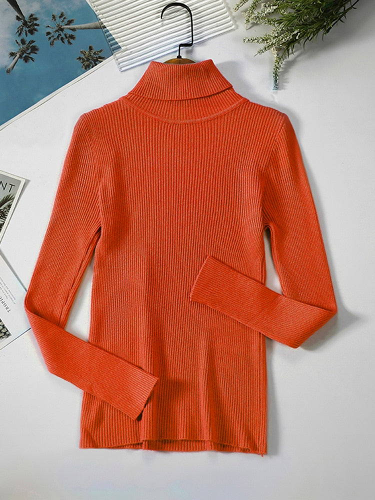 Orangefarbener Rollkragenpullover aus Strick, langärmelig, Damenmode, Herbstbekleidung.