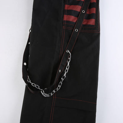 Schwarze Umhängetasche mit Kette, rotem Streifenmuster, modisch, robust, Unisex-Design.