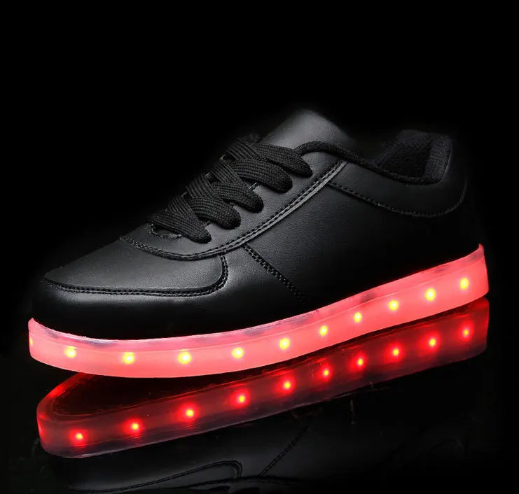 Barn-LED-sneakers med färgskiftande ljuseffekt när man går