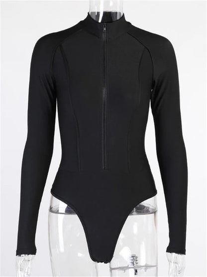 Schwarzer Langarm-Body mit Reißverschluss, Damenmode, elegantes Design, figurbetont.