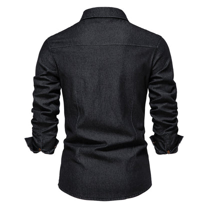 Schwarzes Herrenhemd aus Denim, langärmelig, modisch, Rückansicht, Freizeitkleidung.