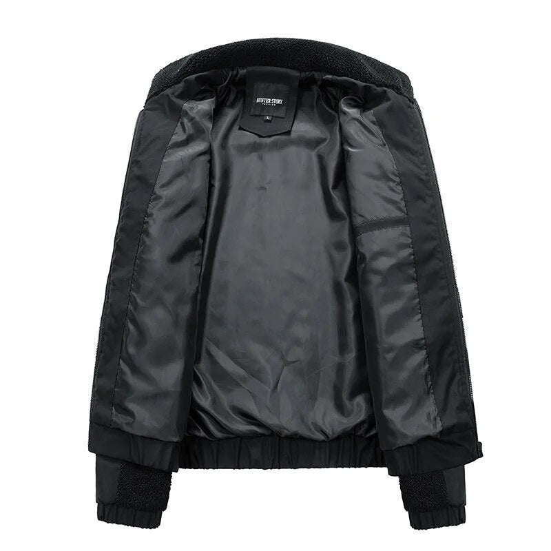 Schwarze Herrenjacke, gefüttert, Reißverschluss, Wintermode, warm, stilvoll, Polyester.