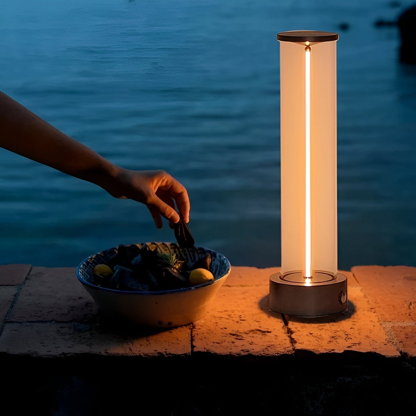 Ljussvärd bordslampa med justerbar ljusstyrka – Kyra