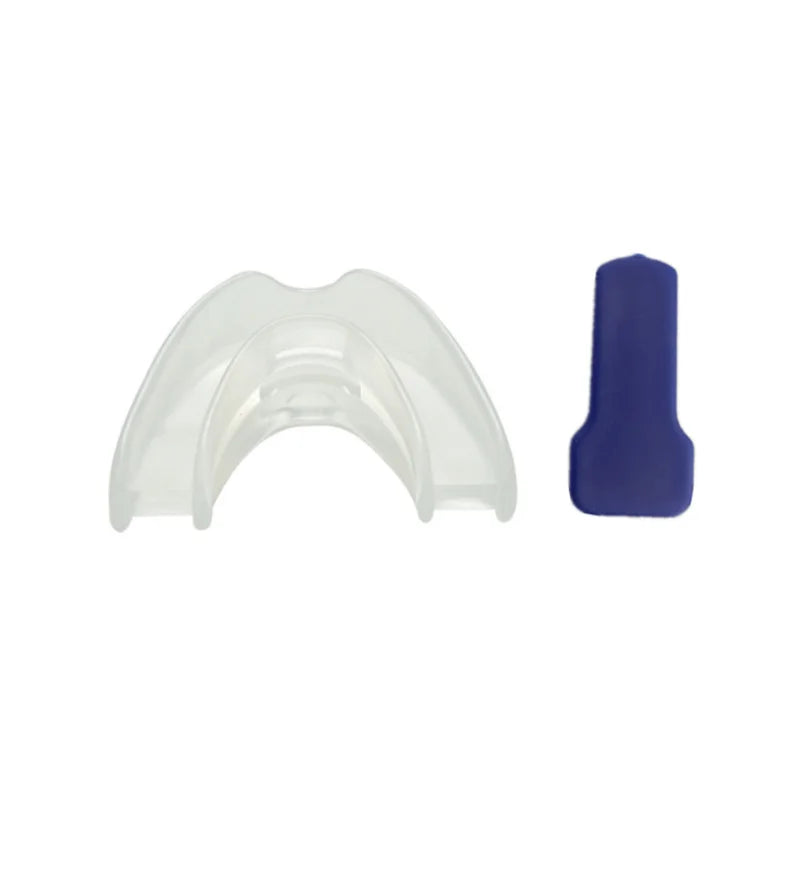 Transparente Zahnschiene mit blauem Etui, Mundschutz, Zahnpflege, Kieferorthopädie, Kunststoff.