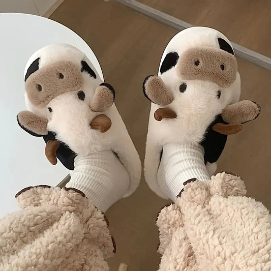 Plyschtofflor med ko‑mönster – PlushCow