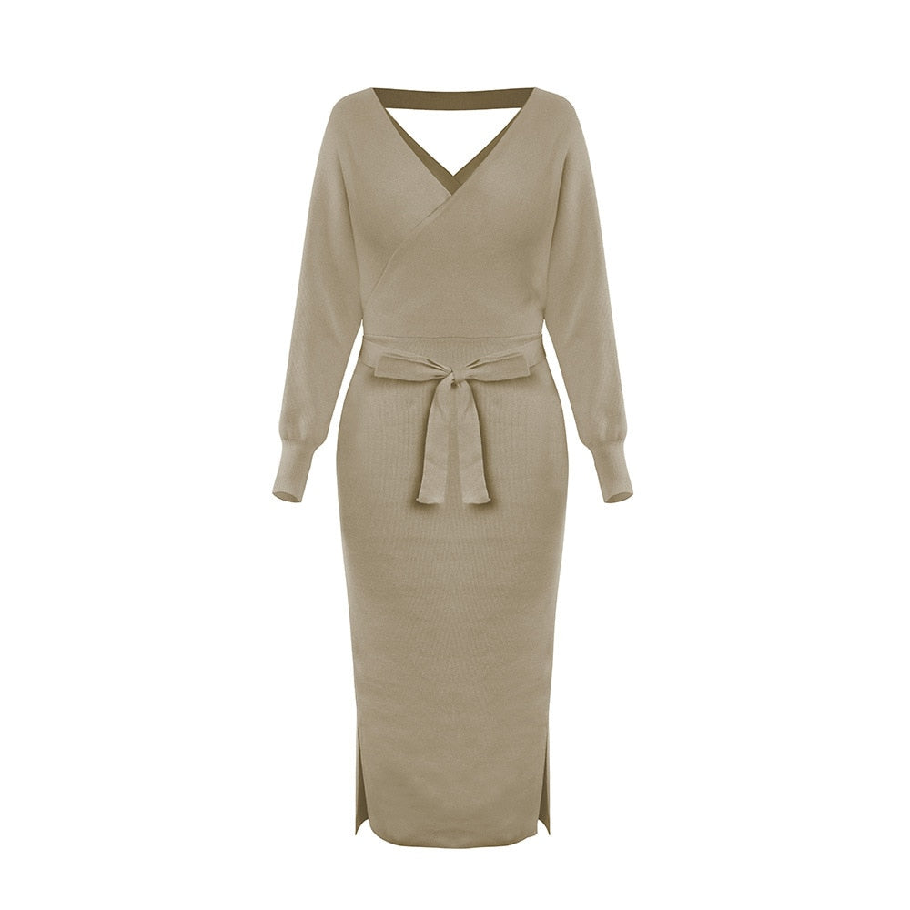Beiges Strickkleid mit V-Ausschnitt, Langarm, Taillengürtel, knielang, Damenmode.