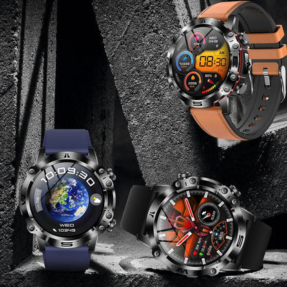 Drei sportliche Smartwatches, Edelstahlgehäuse, verschiedene Armbänder, digitale Zifferblätter.