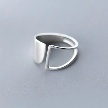 Silberner minimalistischer Ring, offenes Design, modern, Schmuck für Damen, Edelstahl.