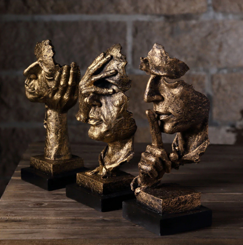 Abstrakt guldig skulptur – Soren