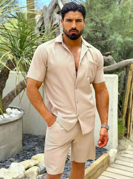 Trendigt beige premium-herroutfit för sommaren – Matteo