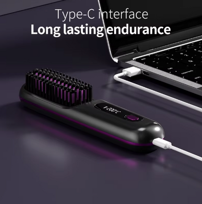 Svart värmeborste som laddas med en vit kabel i USB-C-uttaget, med en bärbar dator i bakgrunden. 6