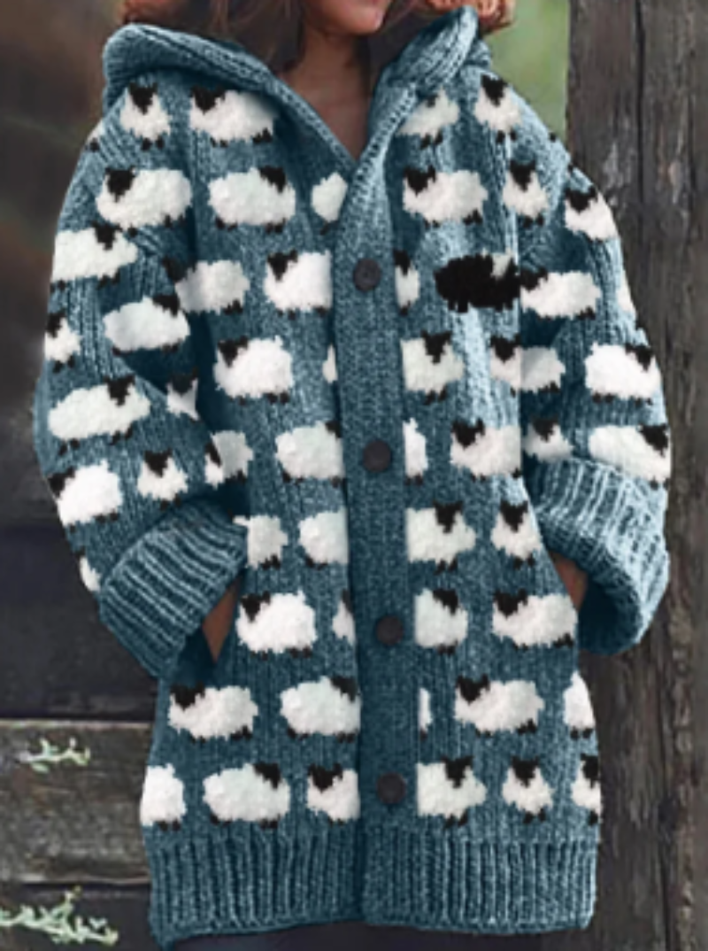 Damen-Strickjacke mit Schafmuster, blau, Kapuze, Knöpfe, gemütlich, warm, modisch.